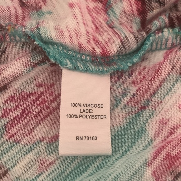 Beautiful floral sleeveless top - Picture 11 of 12